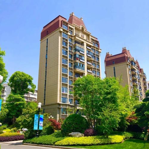 一湖收天地,一宅阅人生